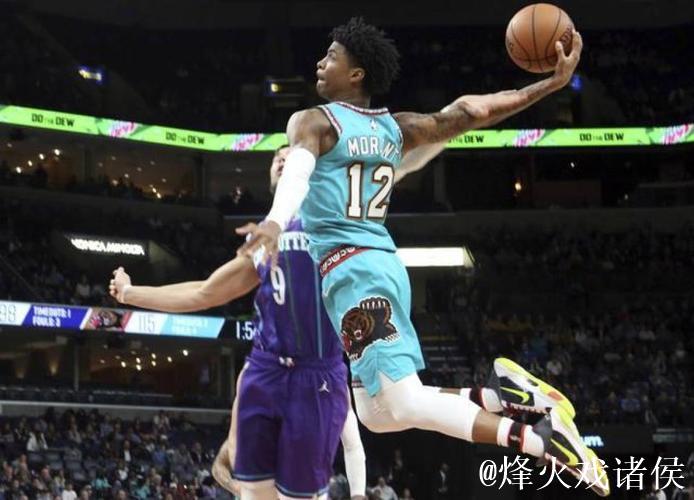 终于复出!灰熊官媒晒贾-莫兰特扣篮海报照:今日可以出战 终于复出!灰熊官媒晒贾-莫兰特扣篮海报照:今日可以出战