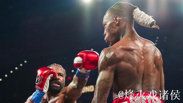 WBC超次轻量级世界拳王争霸赛：史蒂芬·富尔顿VS奥沙奇·福斯特