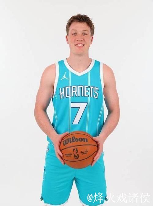 本赛季新秀单场30+:克尼普尔3次、奎因2次、弗拉格等3人1次 本赛季新秀单场30+:克尼普尔3次、奎因2次、弗拉格等3人1次